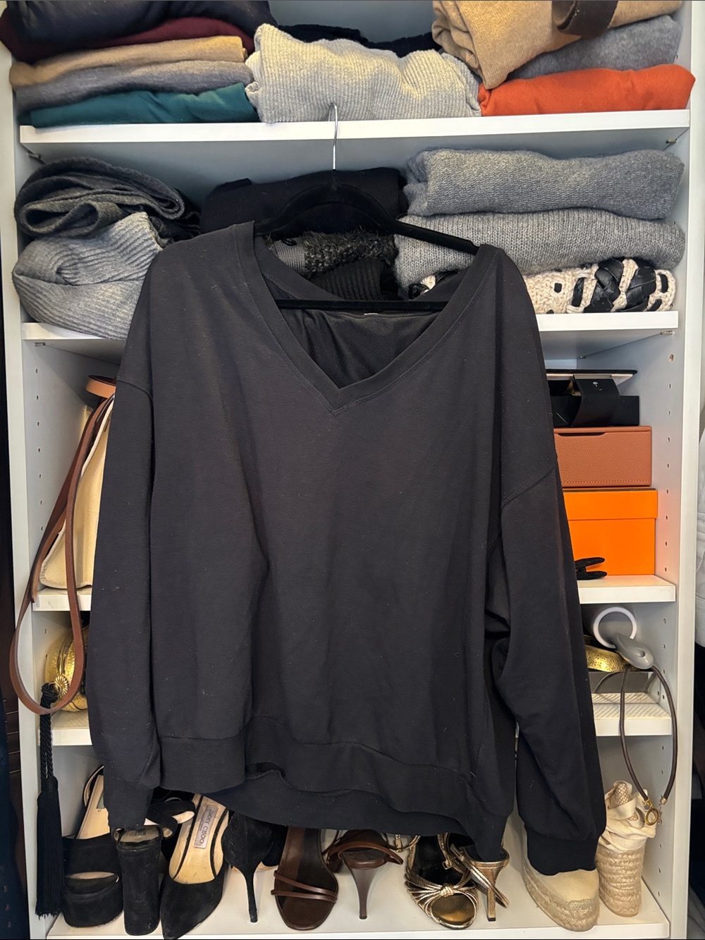 Alo Yoga Black Sweatshirt Size Medium